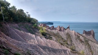 Chimney Bluffs State Park