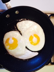 Eggs ying-yang